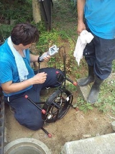 排水管カメラ調査の様子