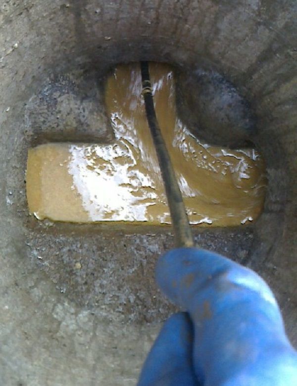 下水管を高圧洗浄する