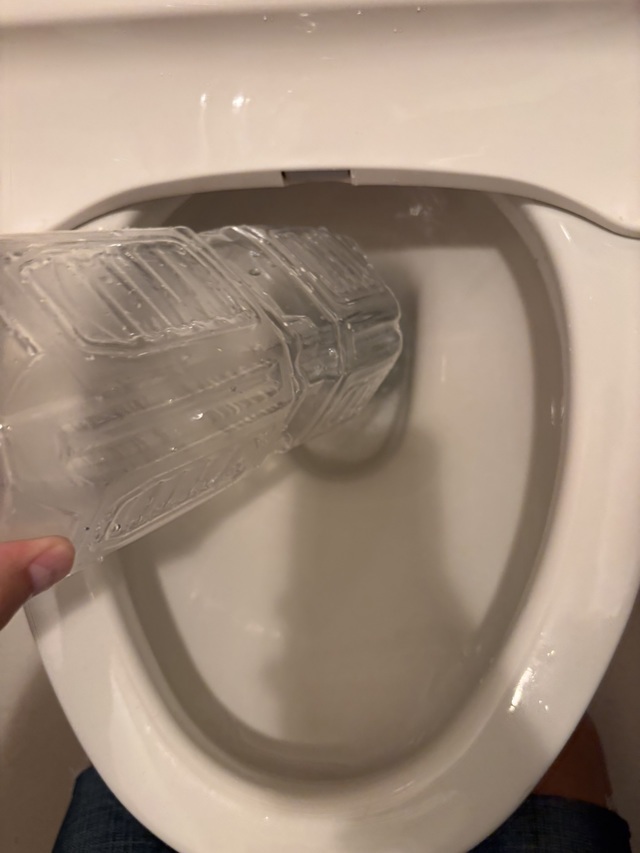 ペットボトルでトイレの詰まりが解消した