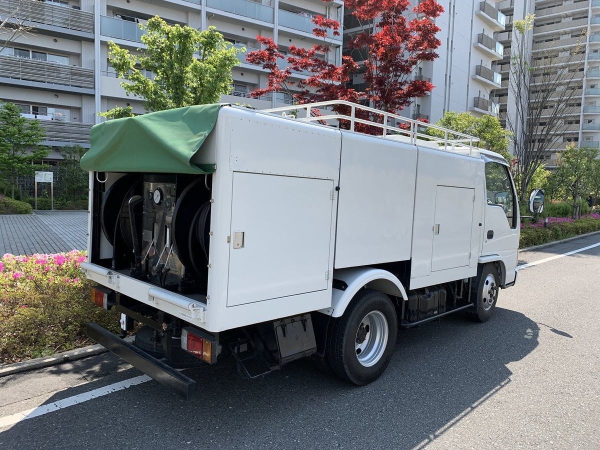 HLS水道サービスが保有する高圧洗浄車