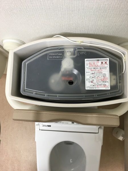 トイレタンクの中ブタ